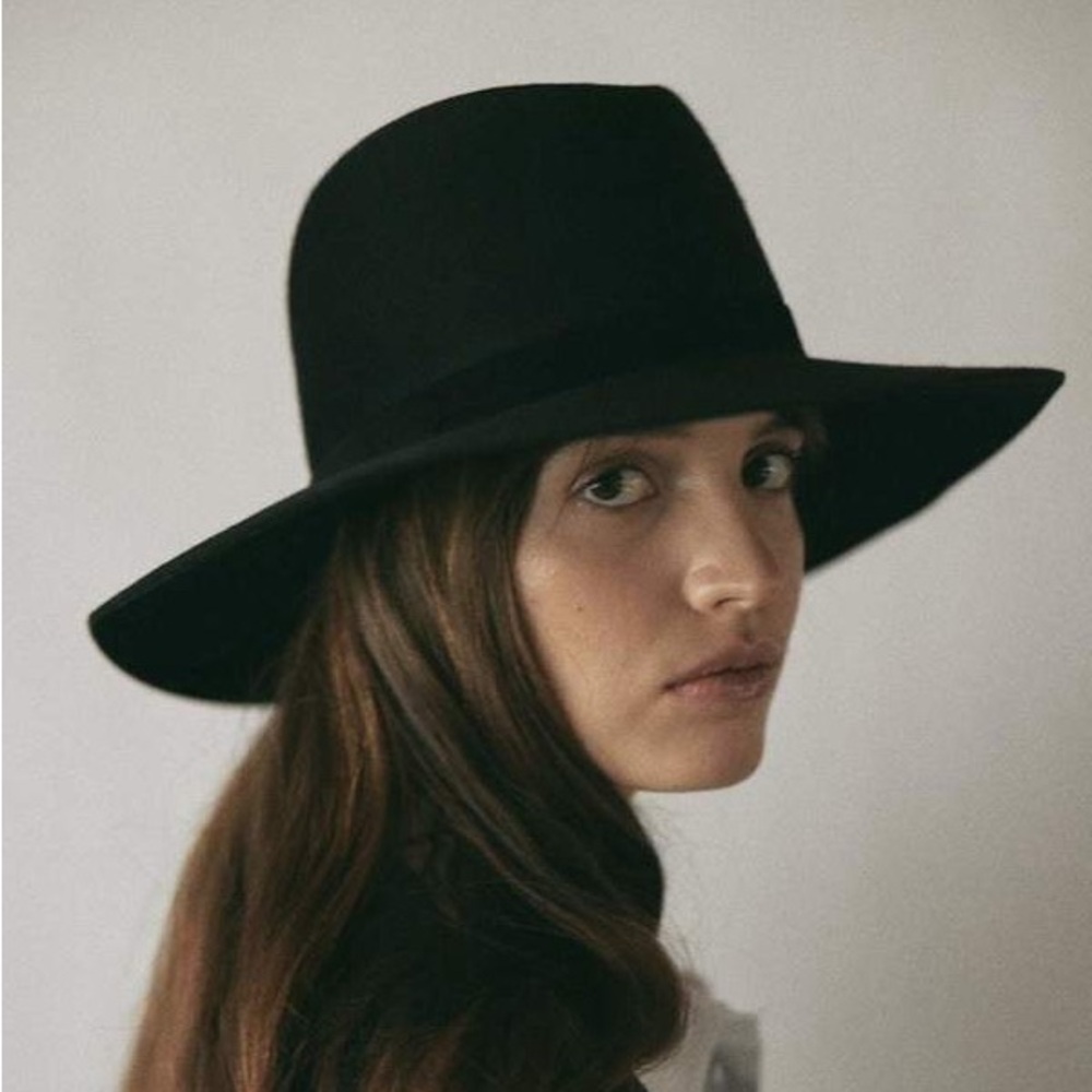 Janessa Leone Rylan 100% wool black hat. Size medium. New with tags & hat box.